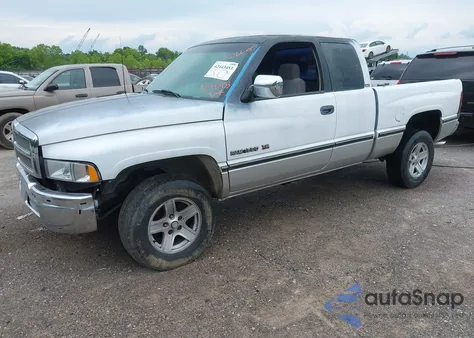 1996 Dodge Ram 1500 из США, поврежденный, VIN 3B7HC13Y6TG180182